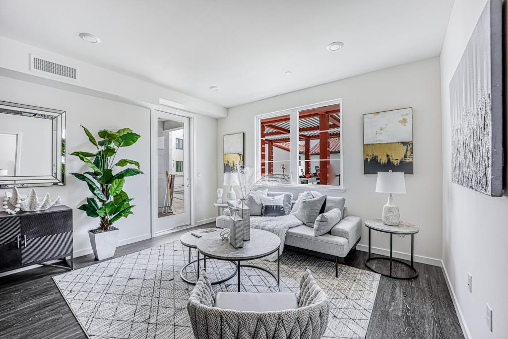 1850 El Camino Real 223