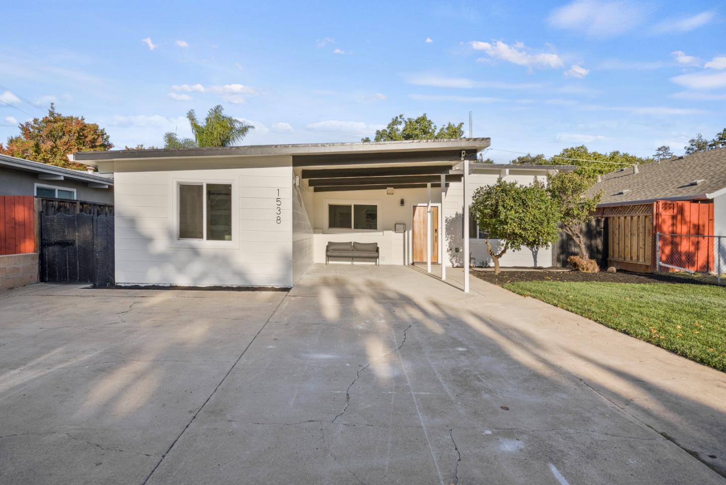 1538 Santa Paula AVE