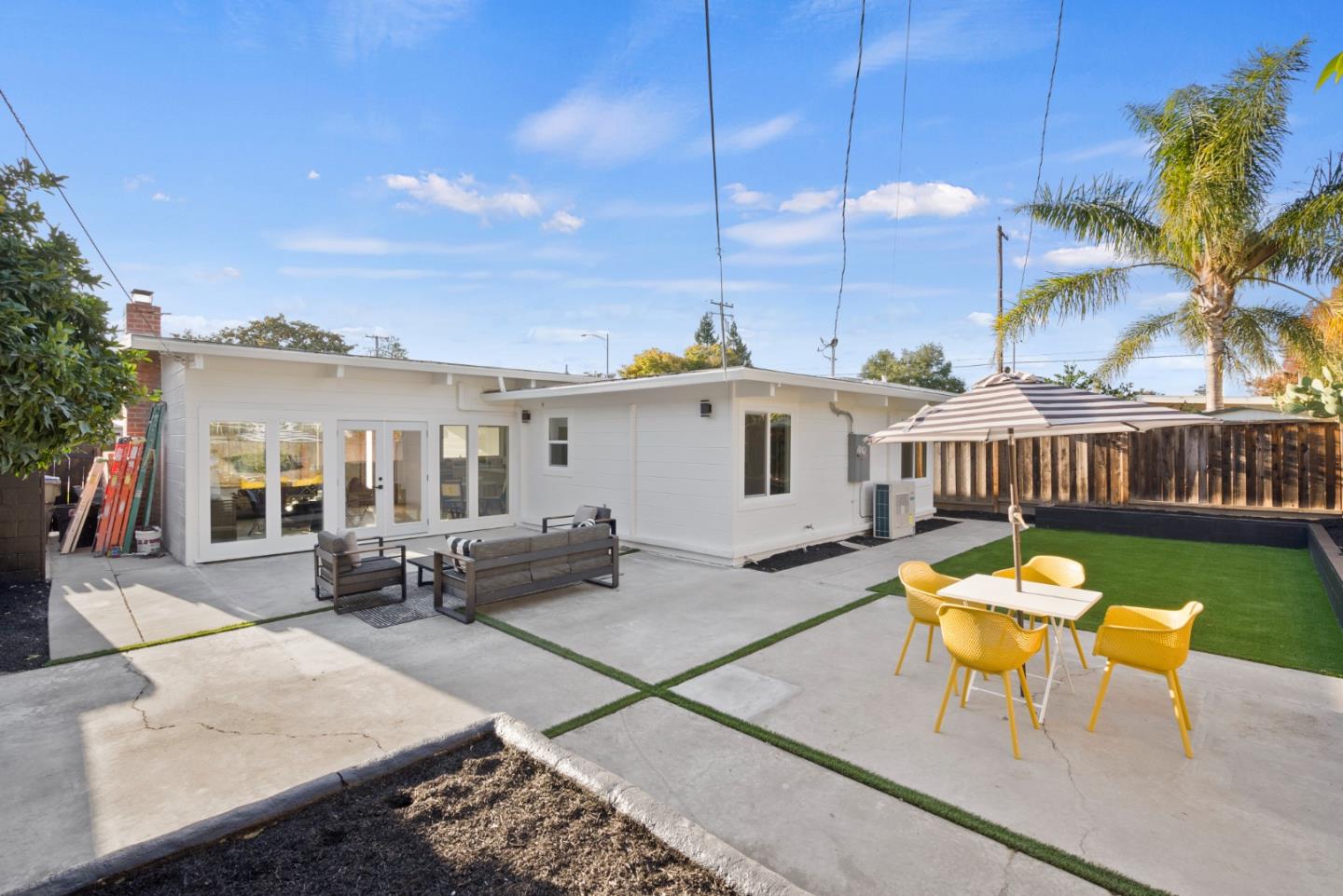 1538 Santa Paula AVE