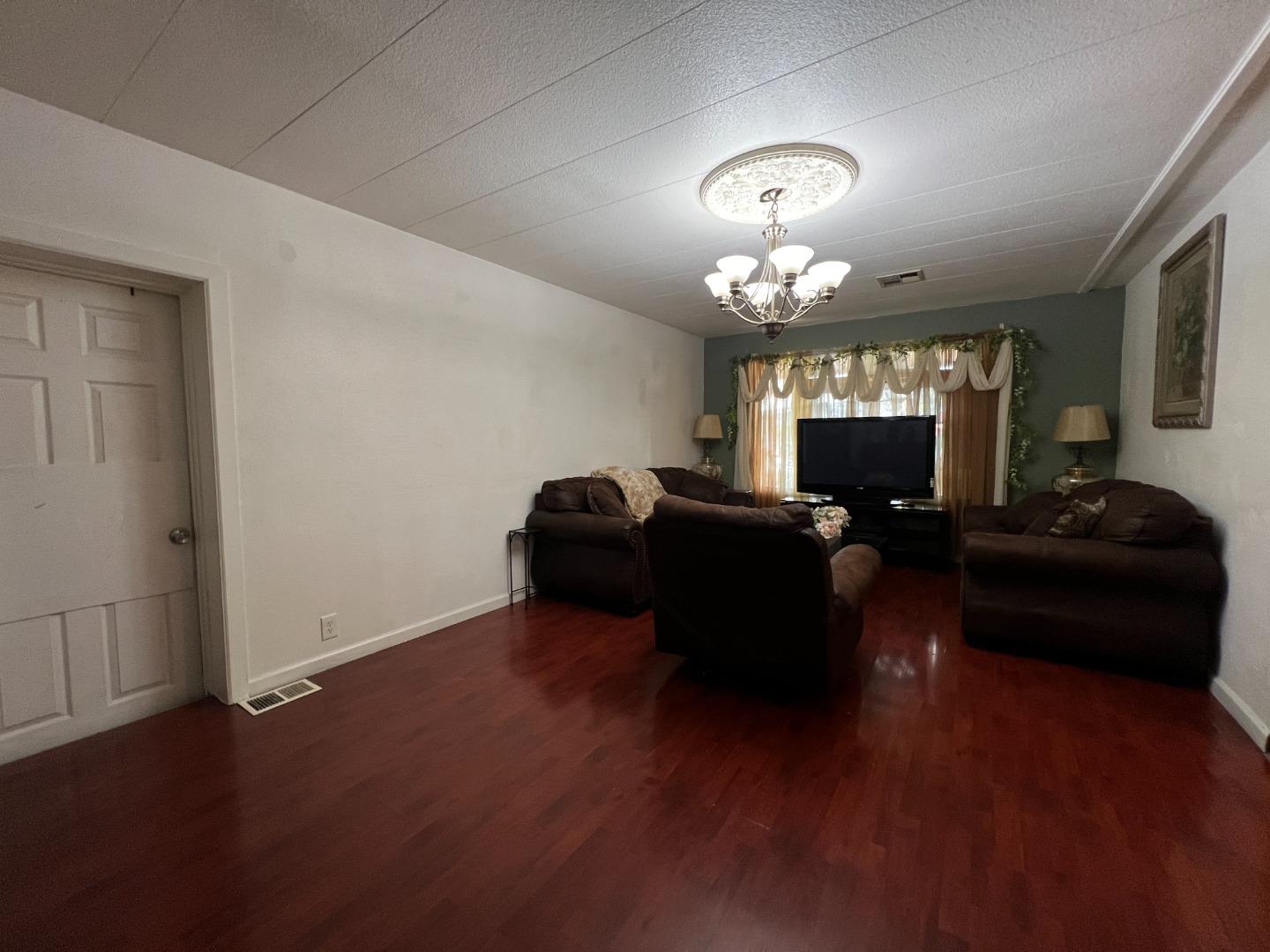 3637 Snell AVE 123