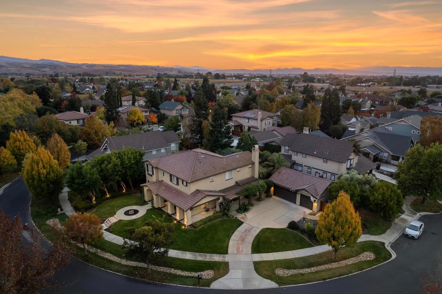 5403 Carnegie LOOP