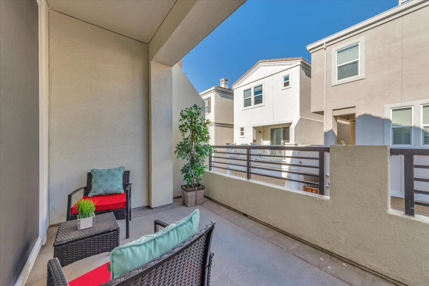 851 Pepper PL