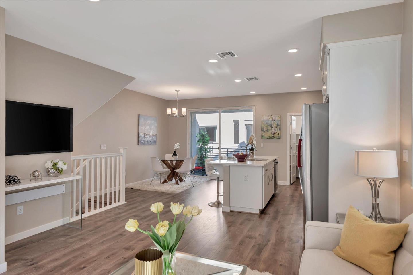 851 Pepper PL