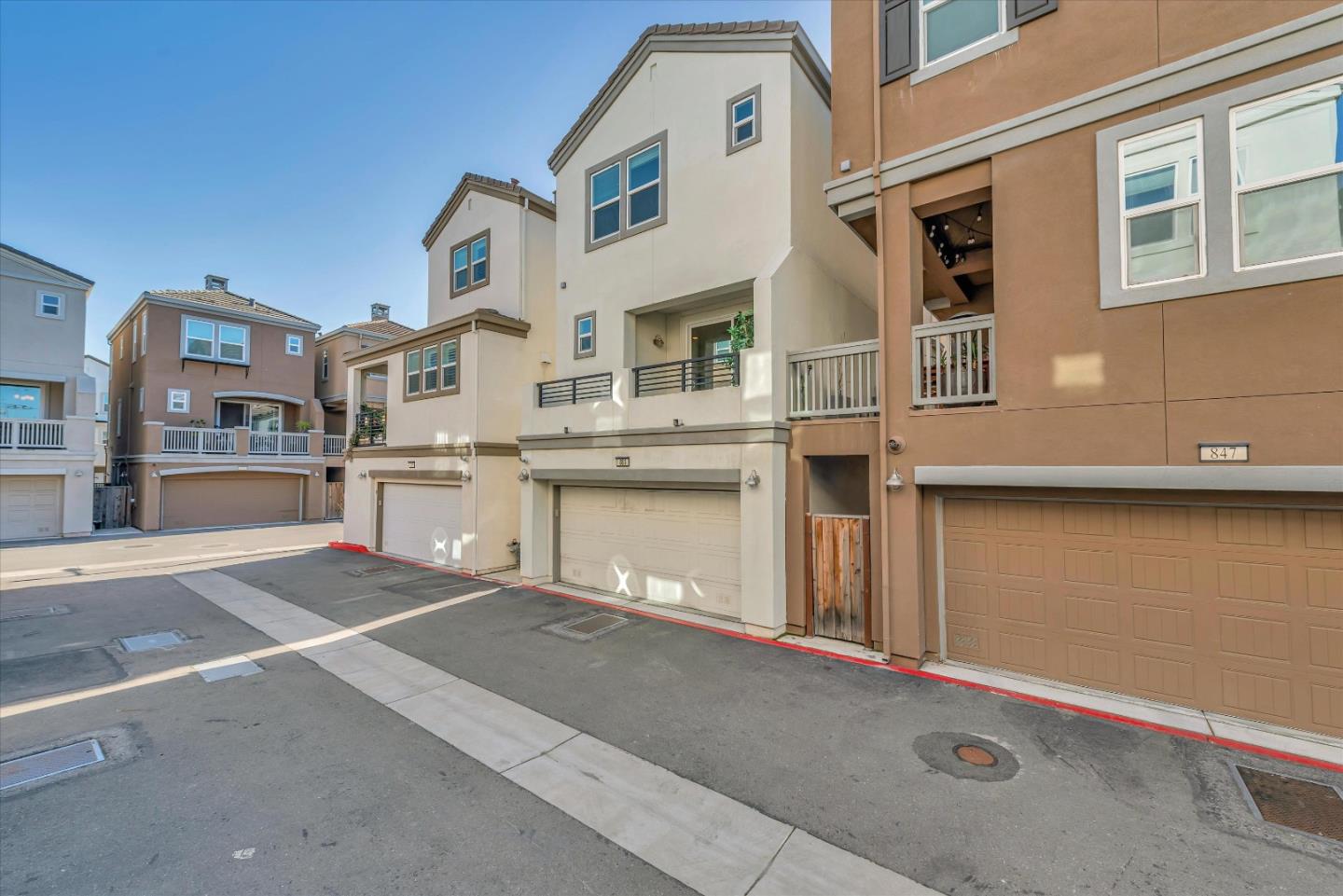 851 Pepper PL