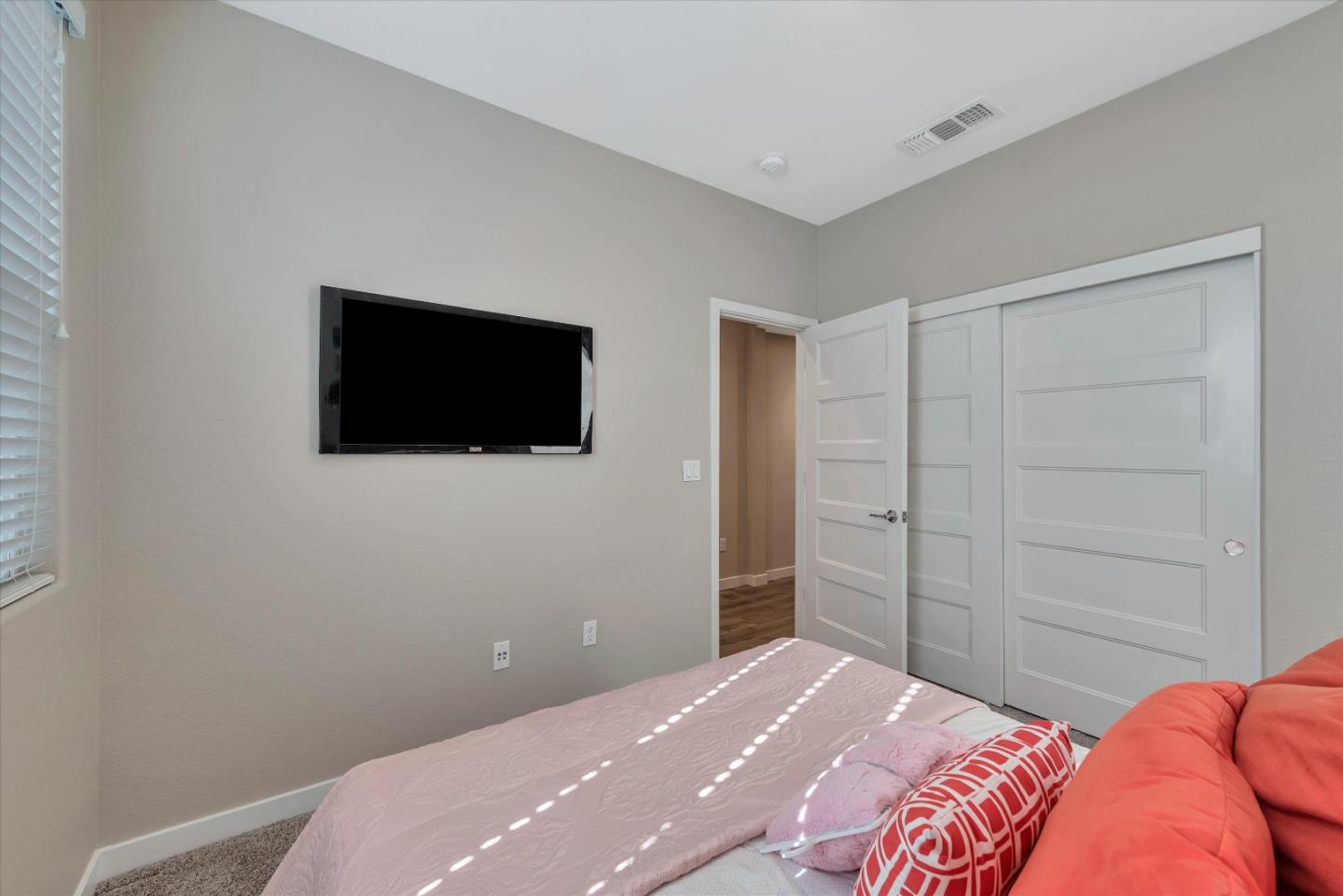 851 Pepper PL