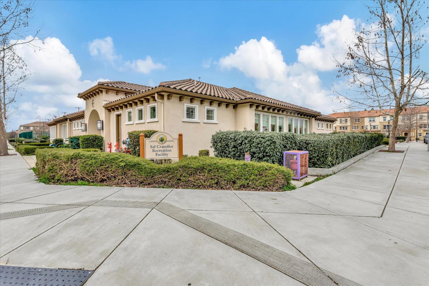 851 Pepper PL