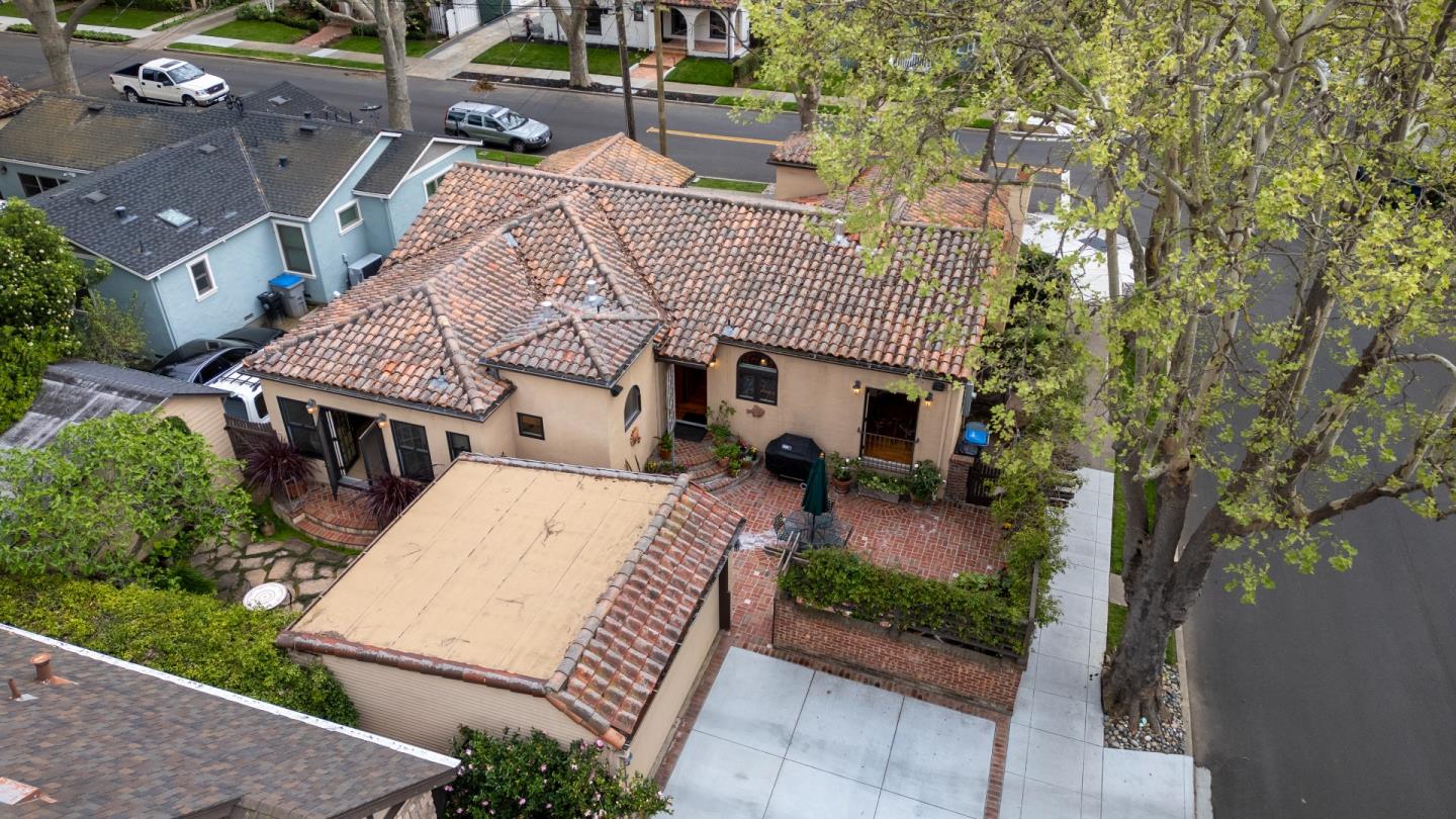 1347 Glenwood AVE