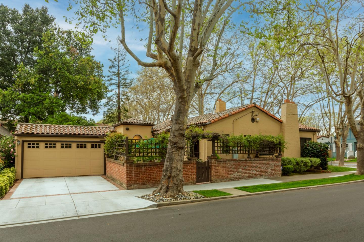 1347 Glenwood AVE