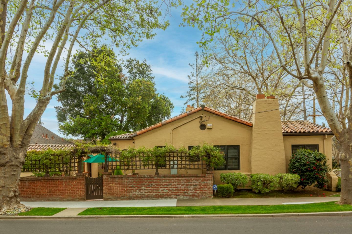 1347 Glenwood AVE