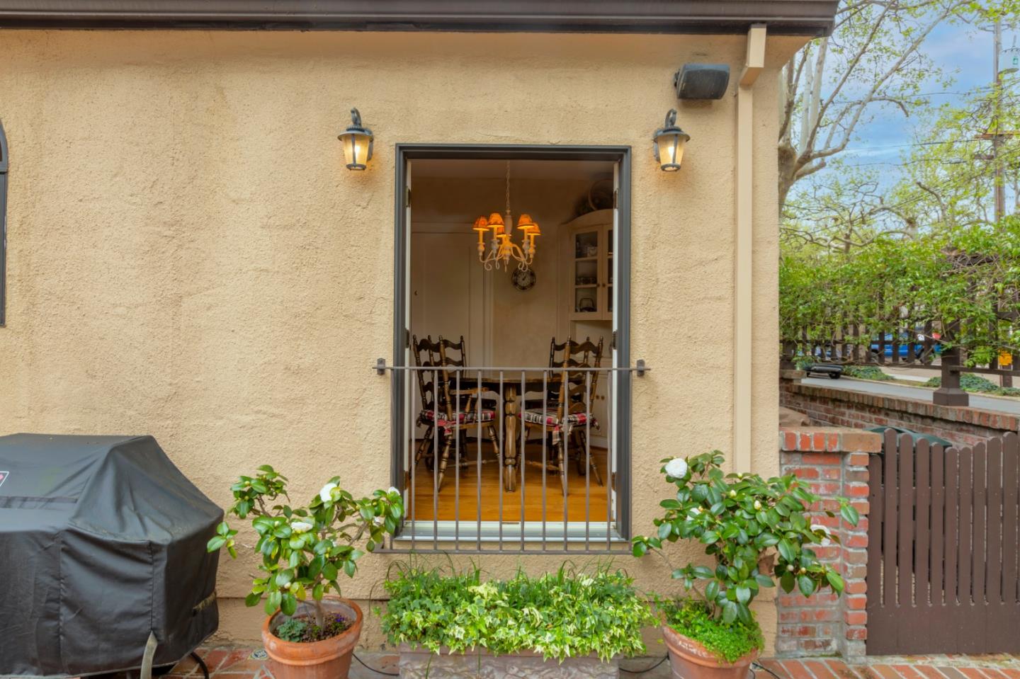1347 Glenwood AVE