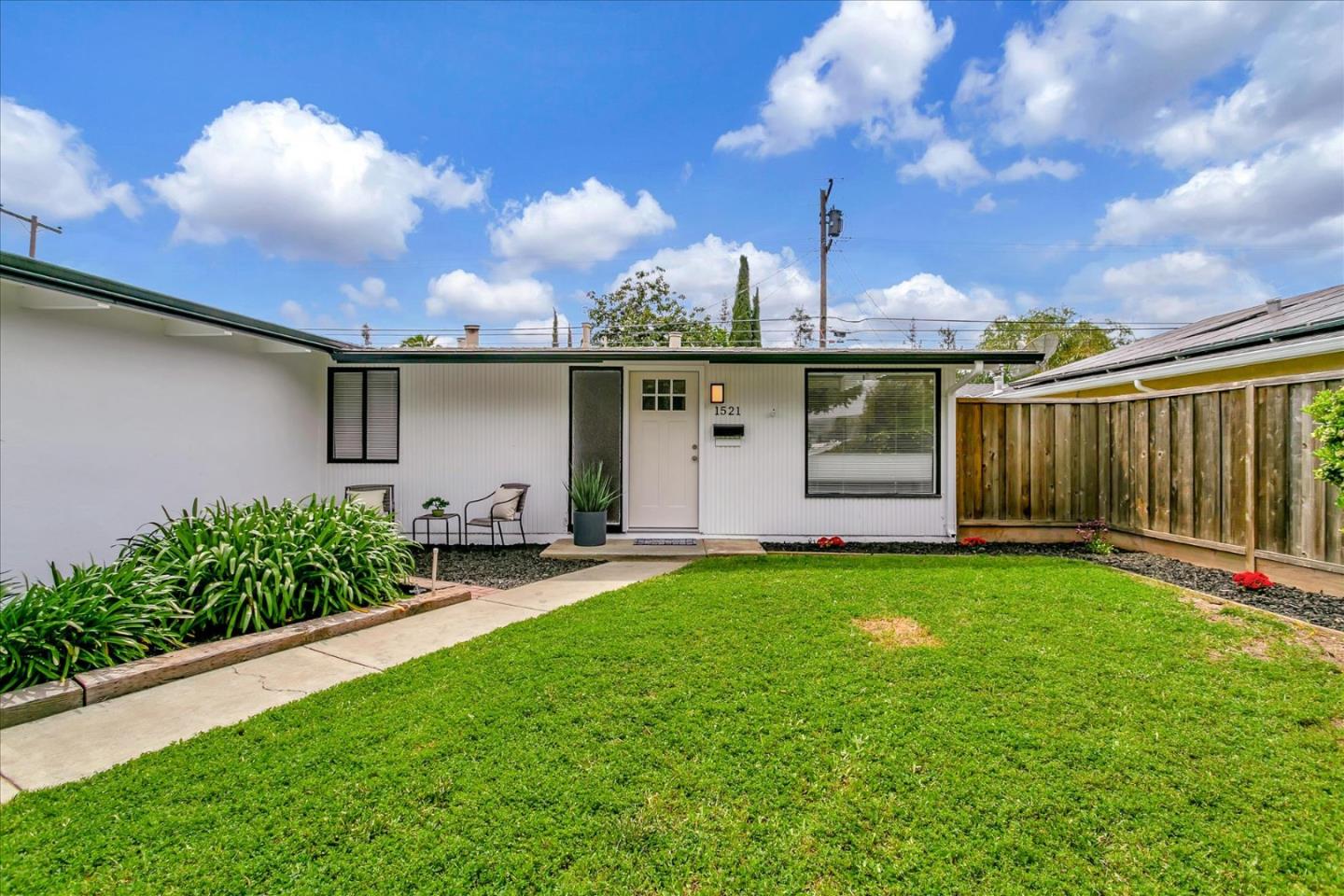 1521 Terilyn AVE