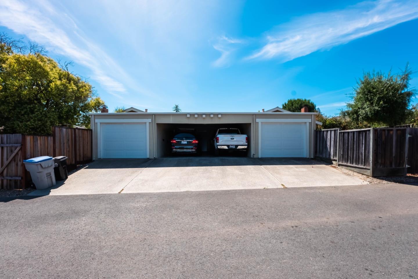 6581-6583 Crown BLVD