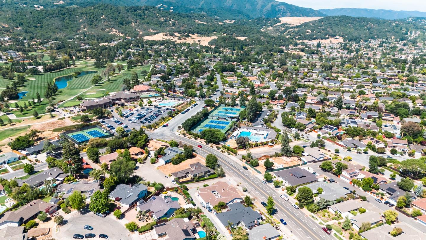 6581-6583 Crown BLVD