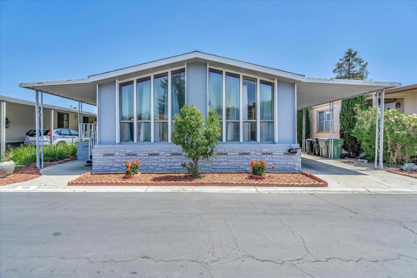 396 Chateau la Salle DR 396