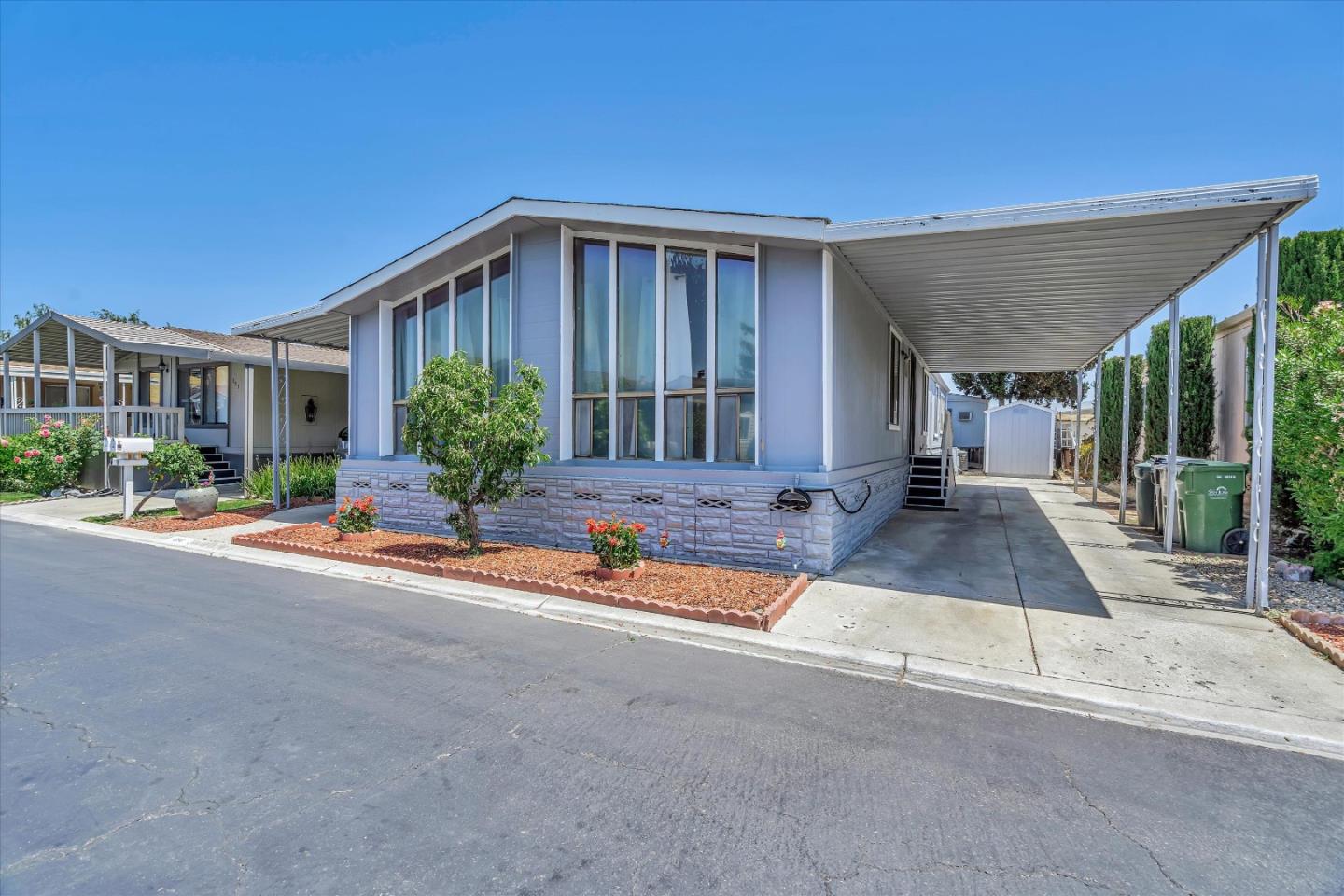 396 Chateau la Salle DR 396