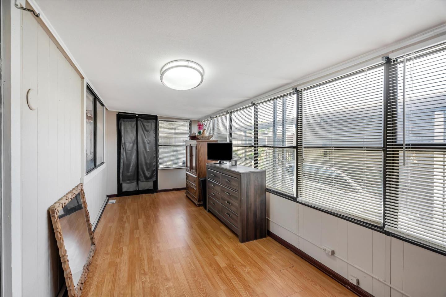 396 Chateau la Salle DR 396