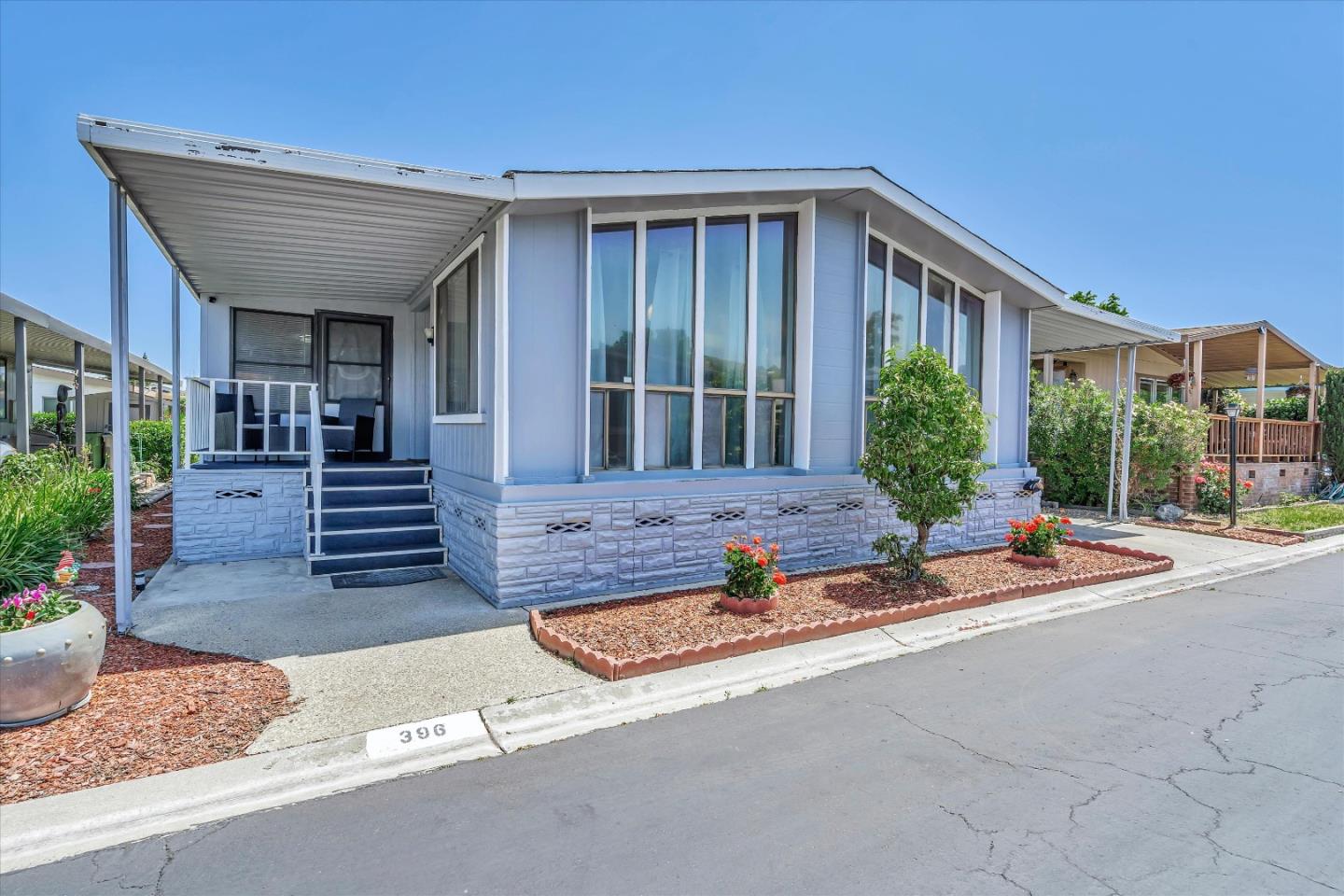 396 Chateau la Salle DR 396