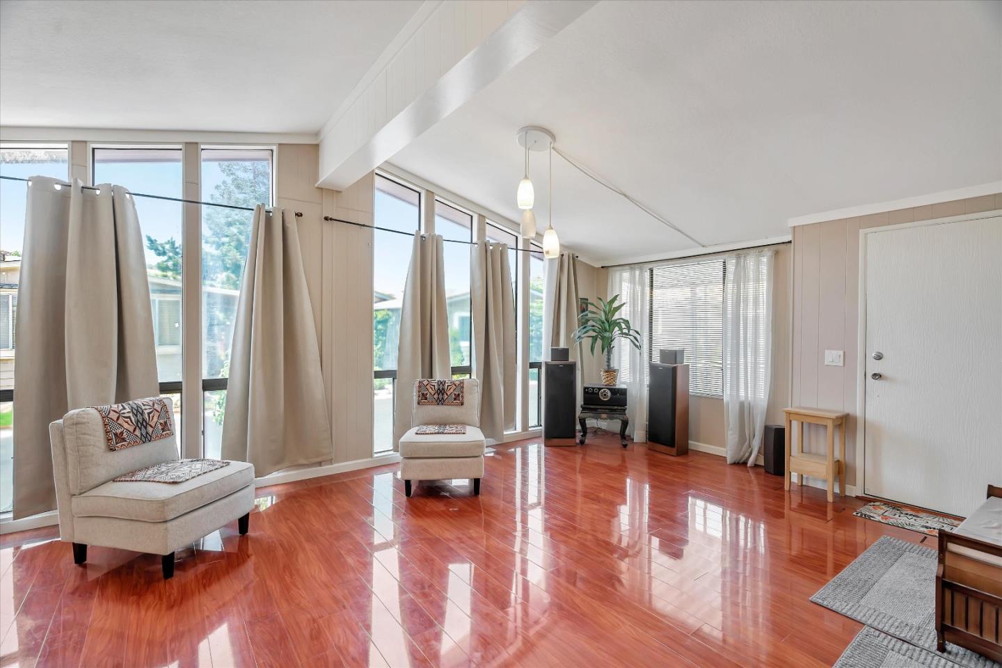 396 Chateau la Salle Drive # 396