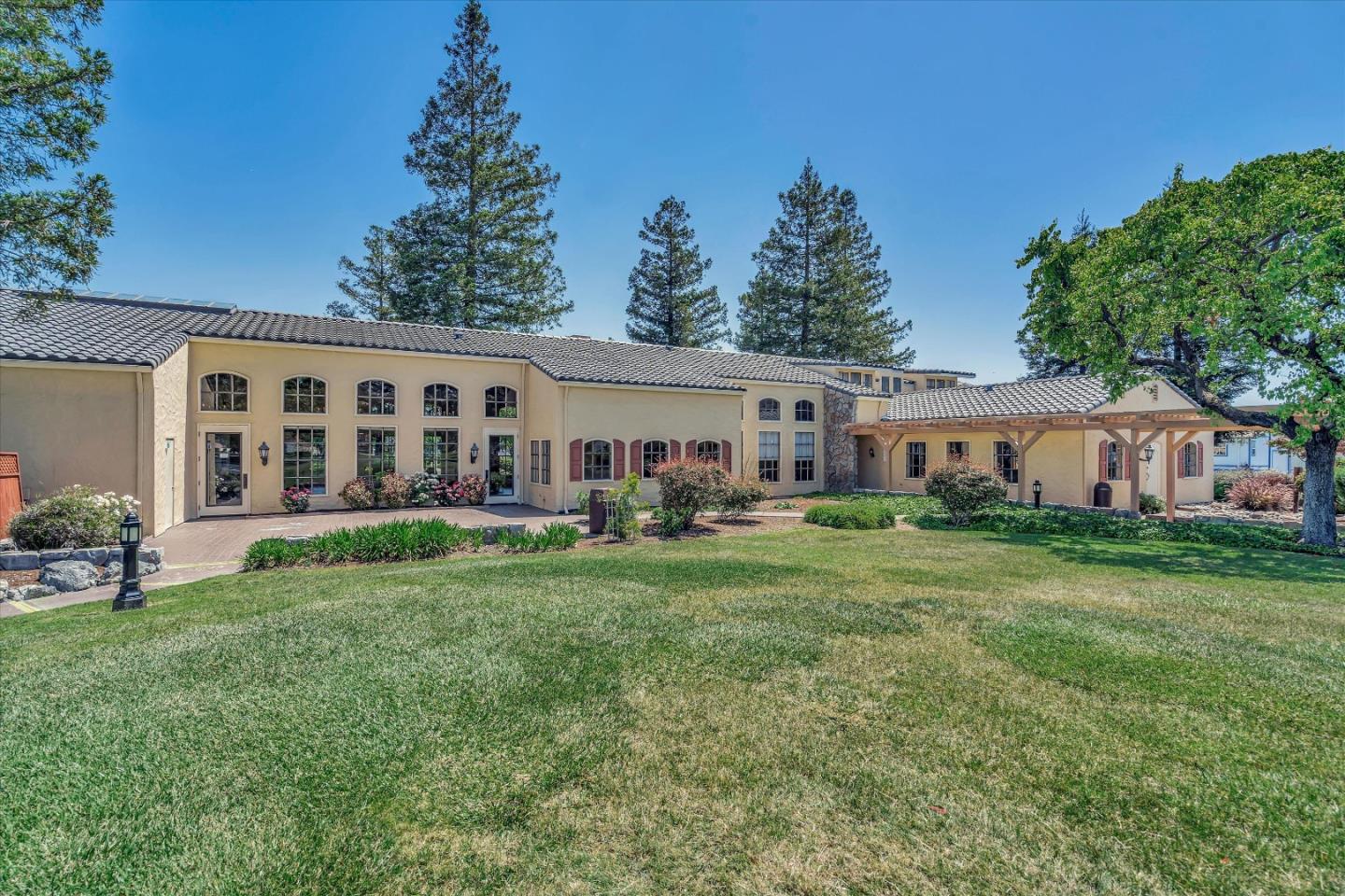 396 Chateau la Salle DR 396