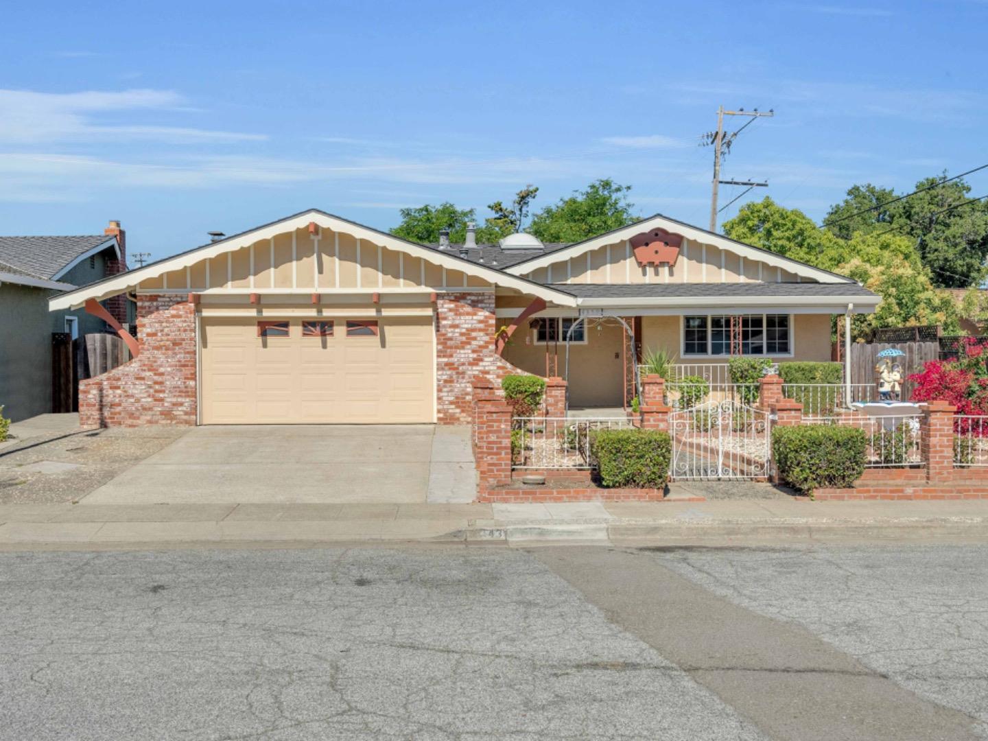 4359 Esther DR