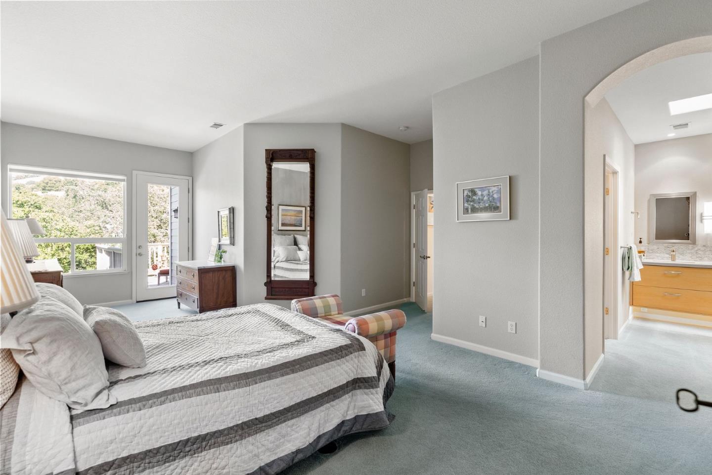 9010 Village View DR