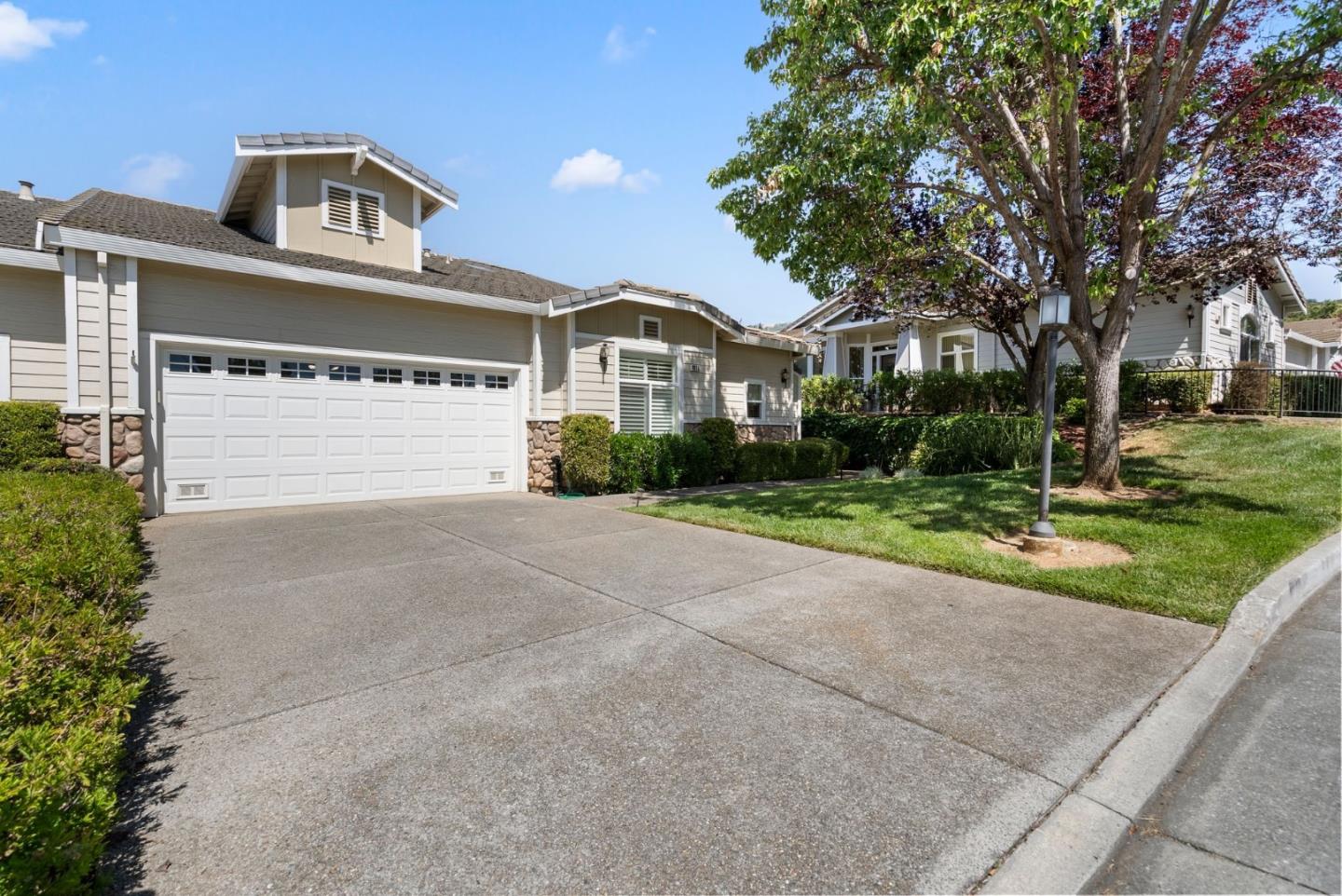 9010 Village View DR