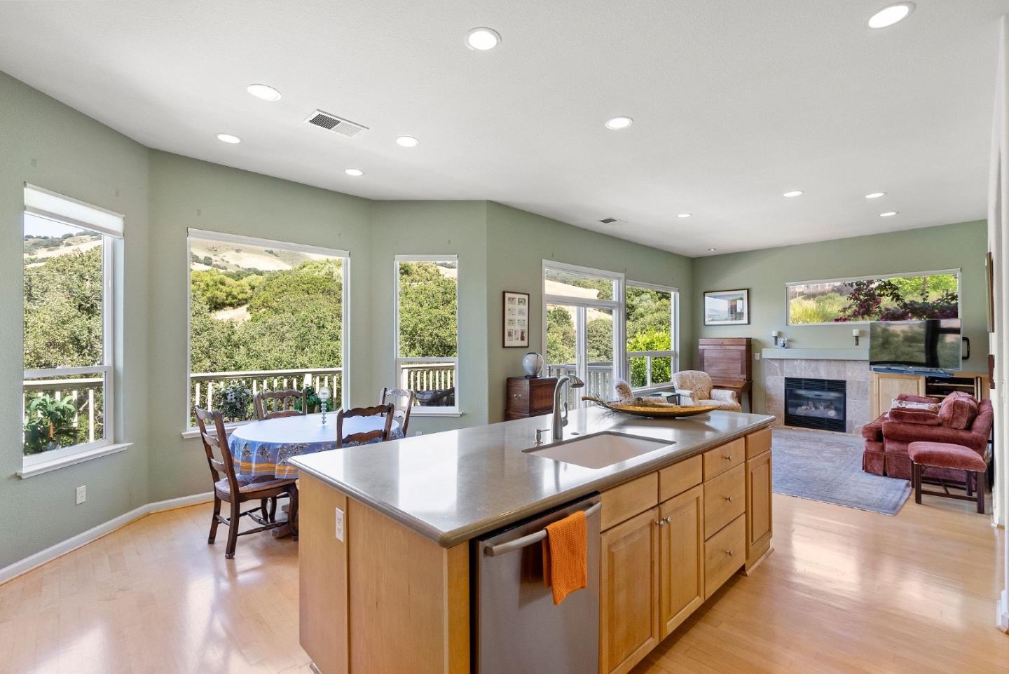 9010 Village View DR