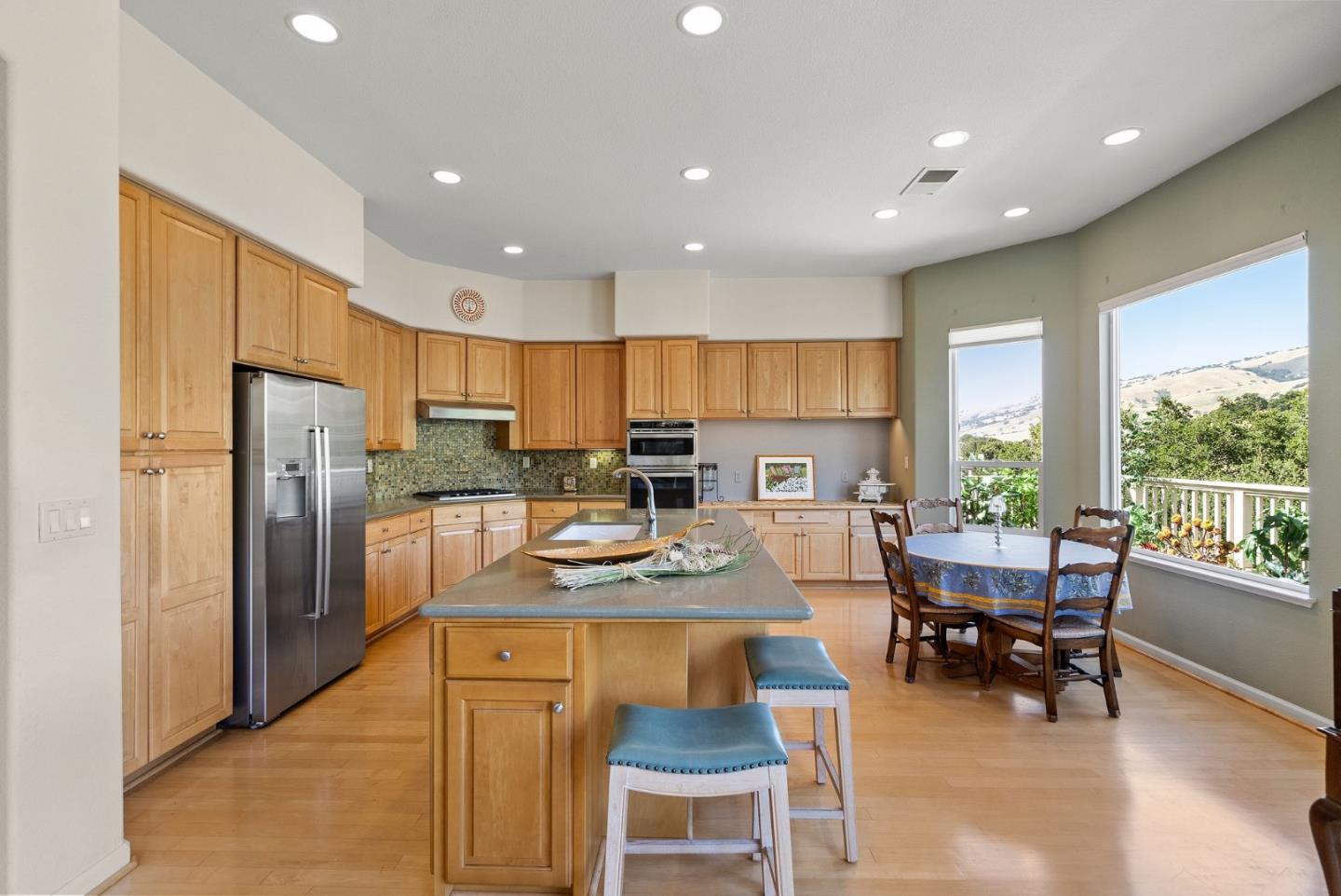 9010 Village View DR