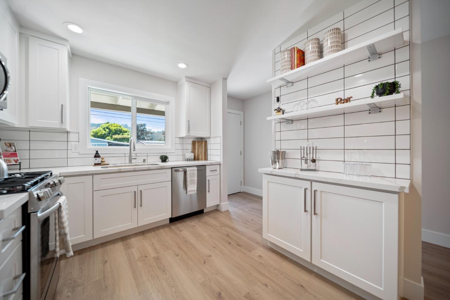 838 Newman DR