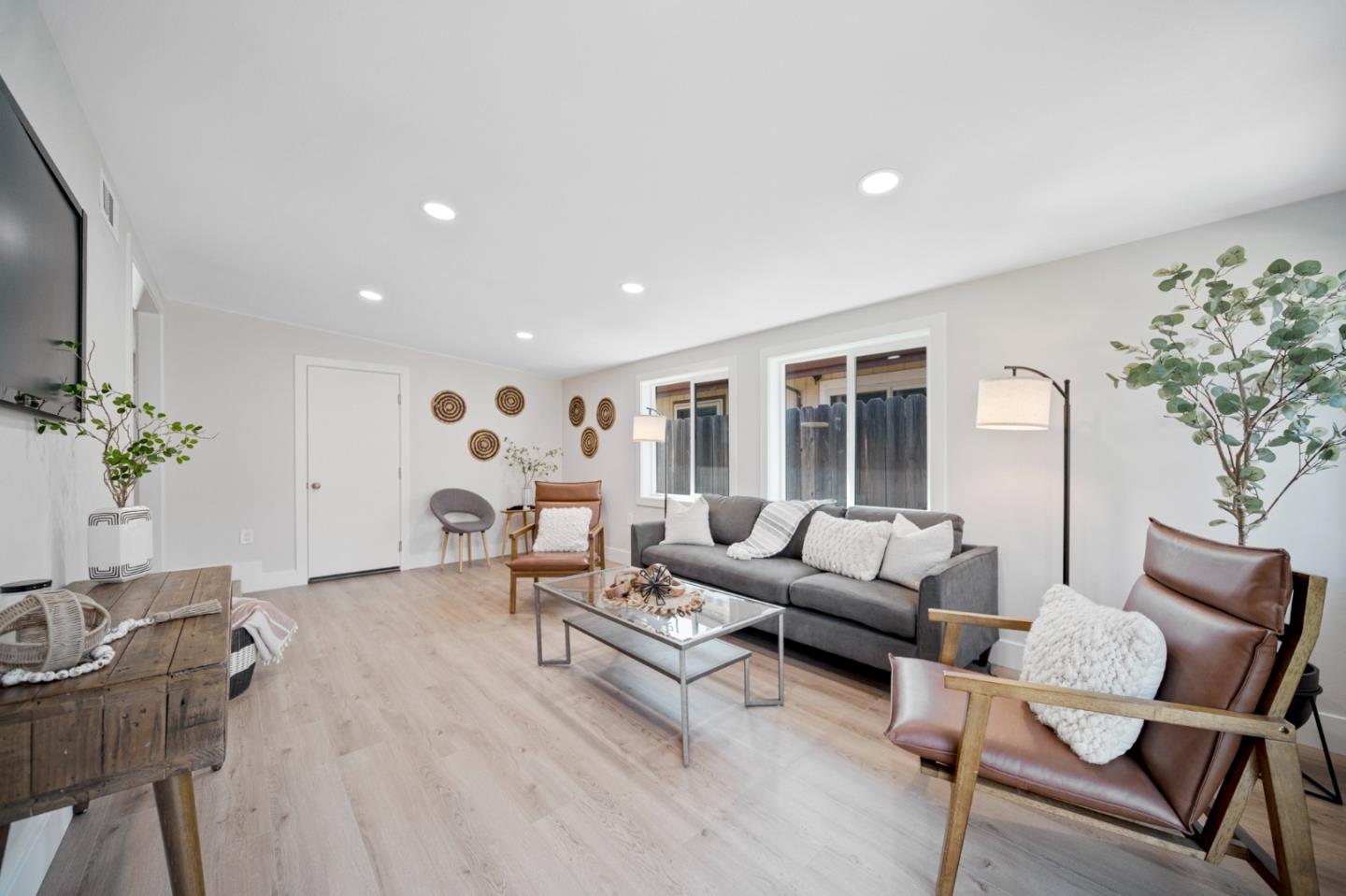 838 Newman DR