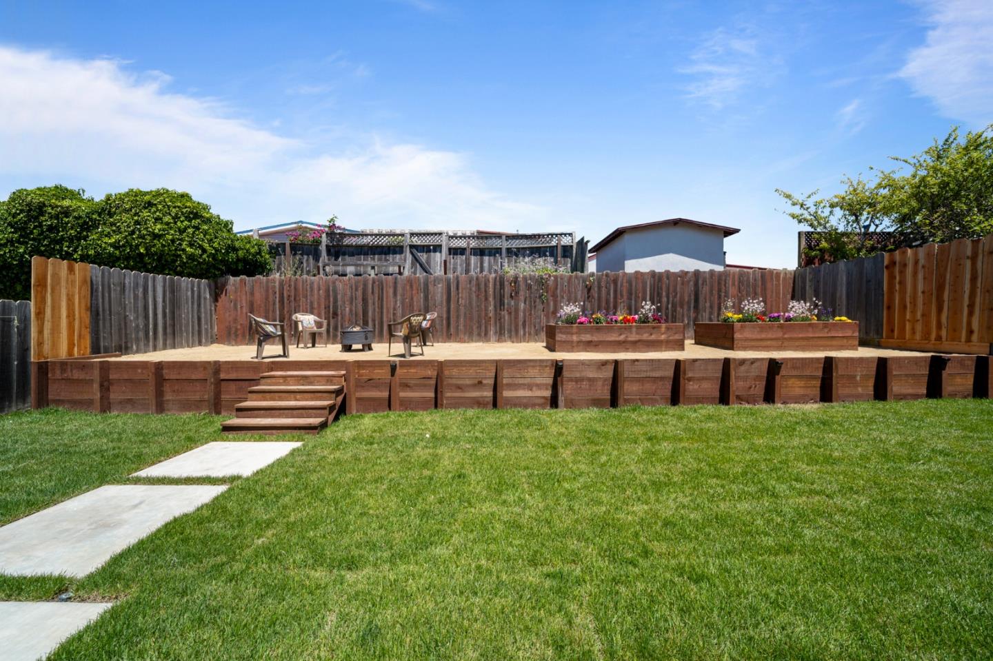 838 Newman DR