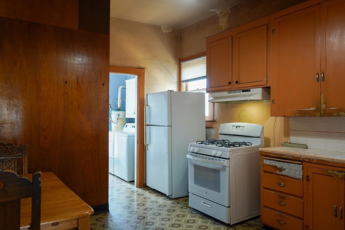 1056 W San Fernando ST