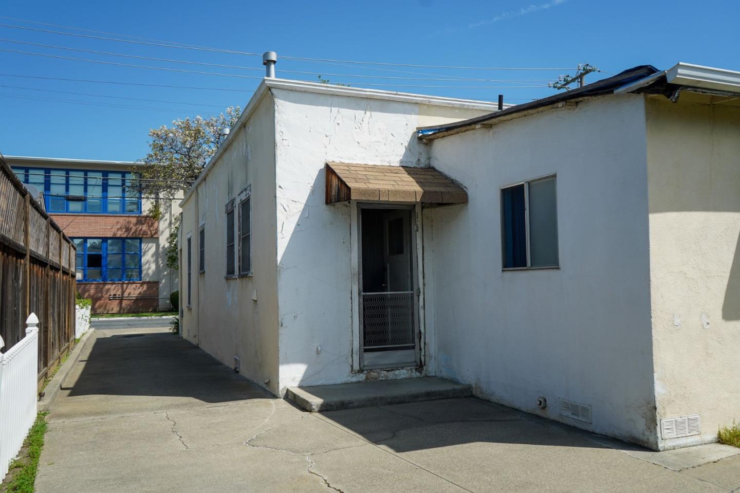 1056 W San Fernando ST