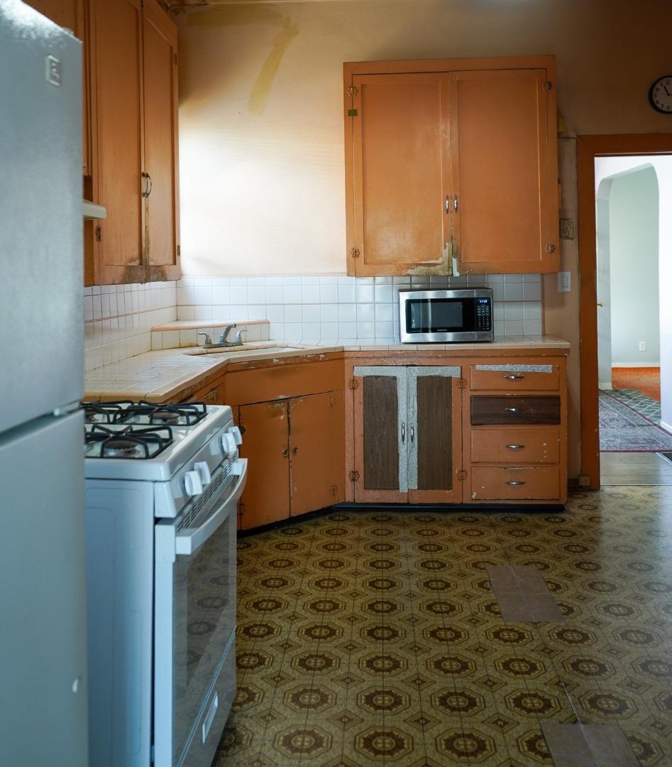 1056 W San Fernando ST