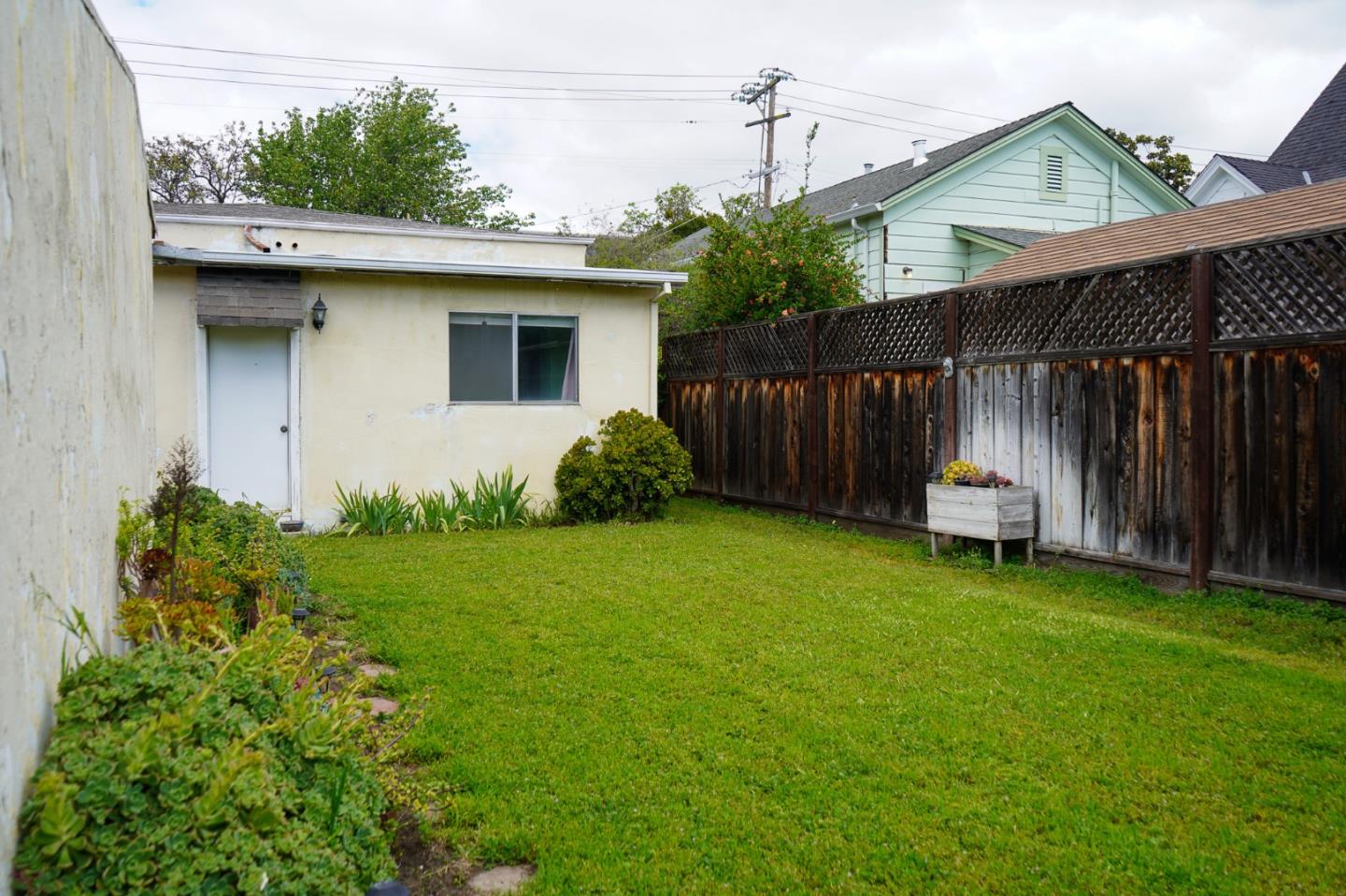 1056 W San Fernando ST