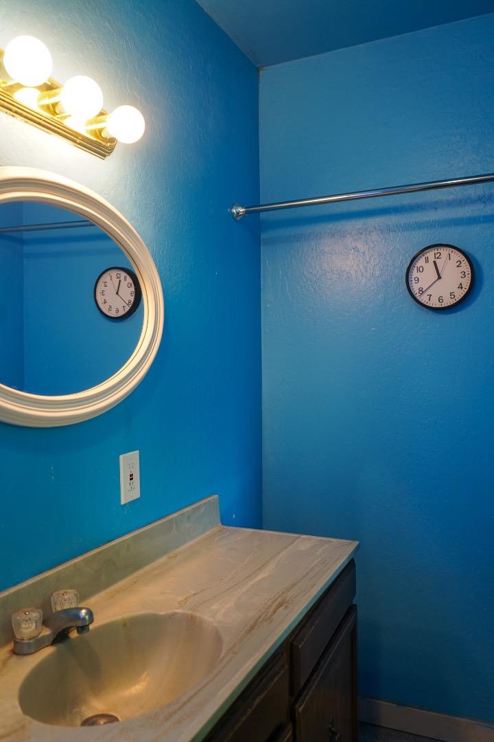 1056 W San Fernando ST