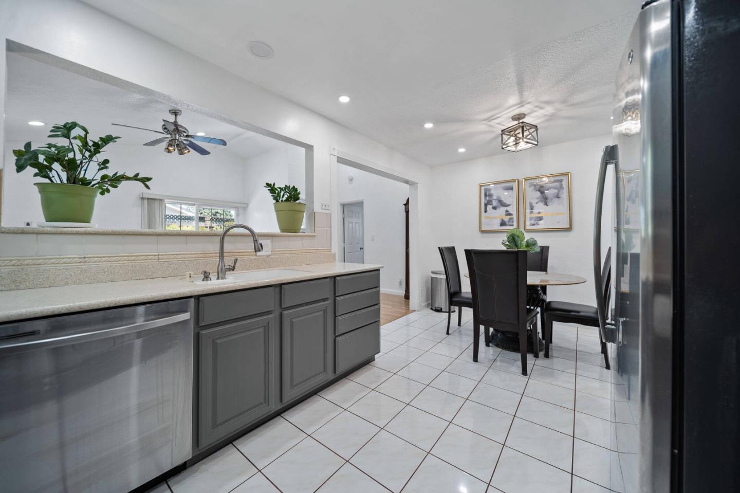 1634 Rue Avati