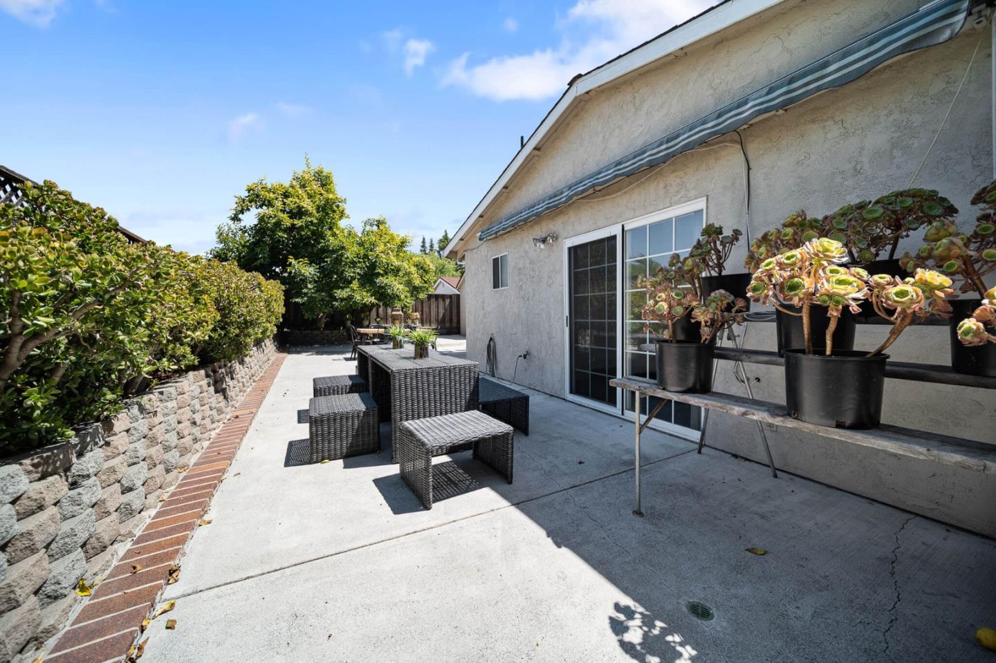 1634 Rue Avati