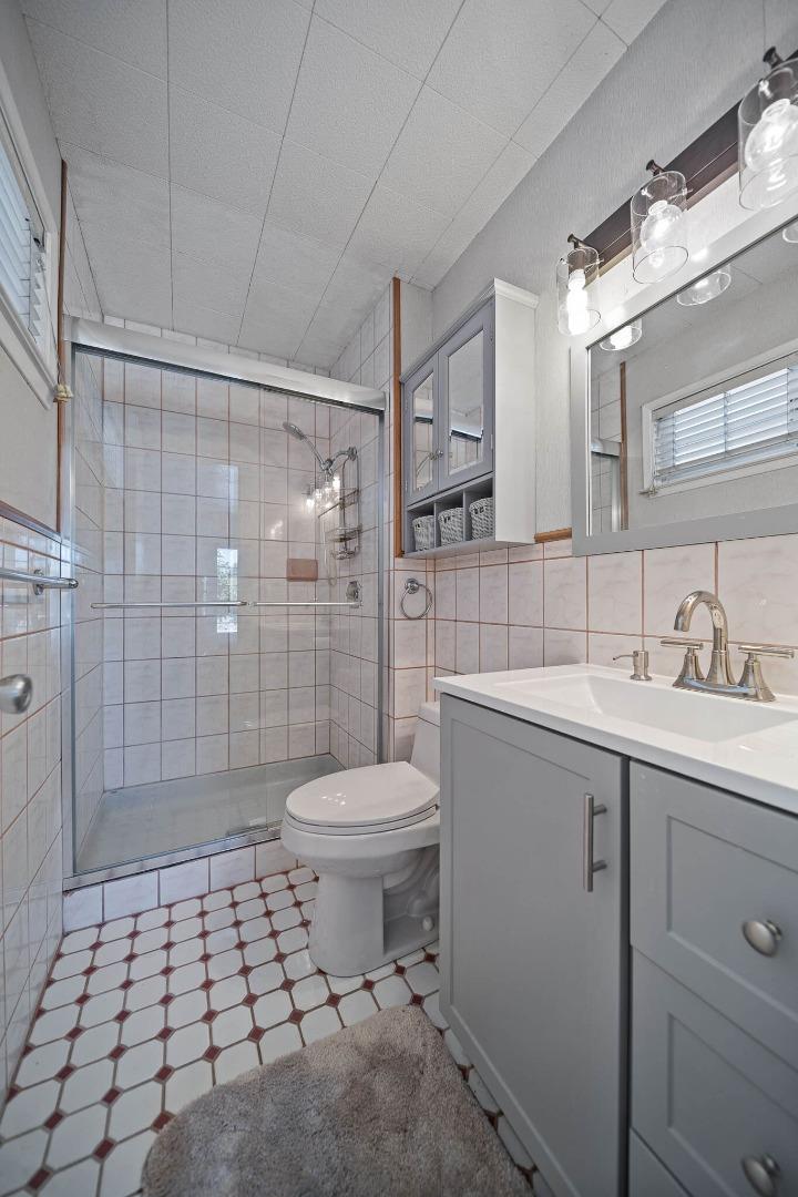 1634 Rue Avati