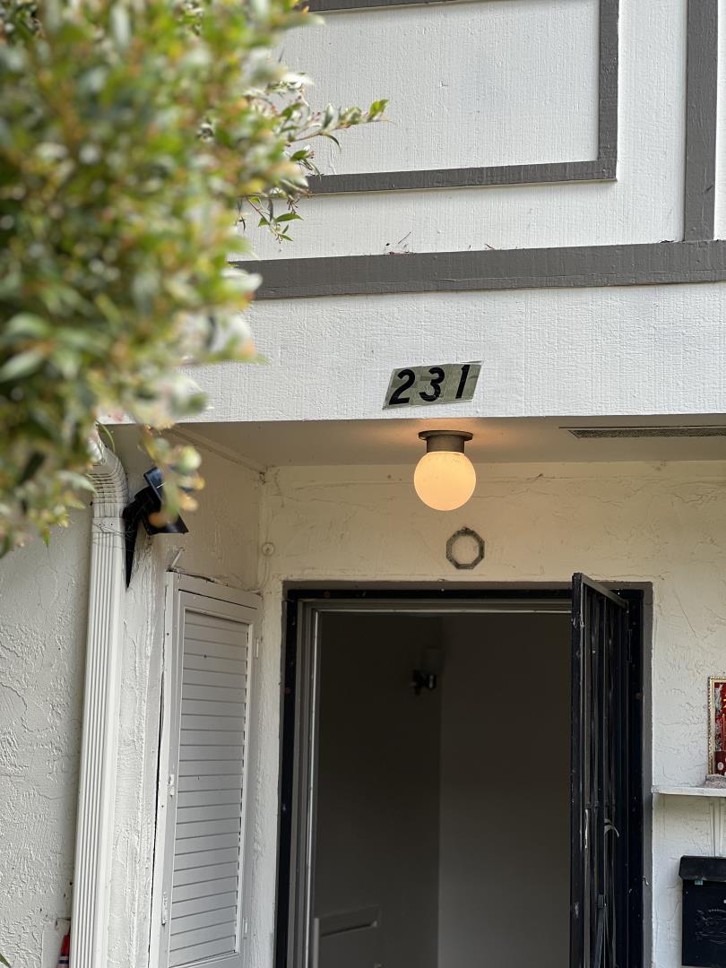 231 El Rancho Verde DR