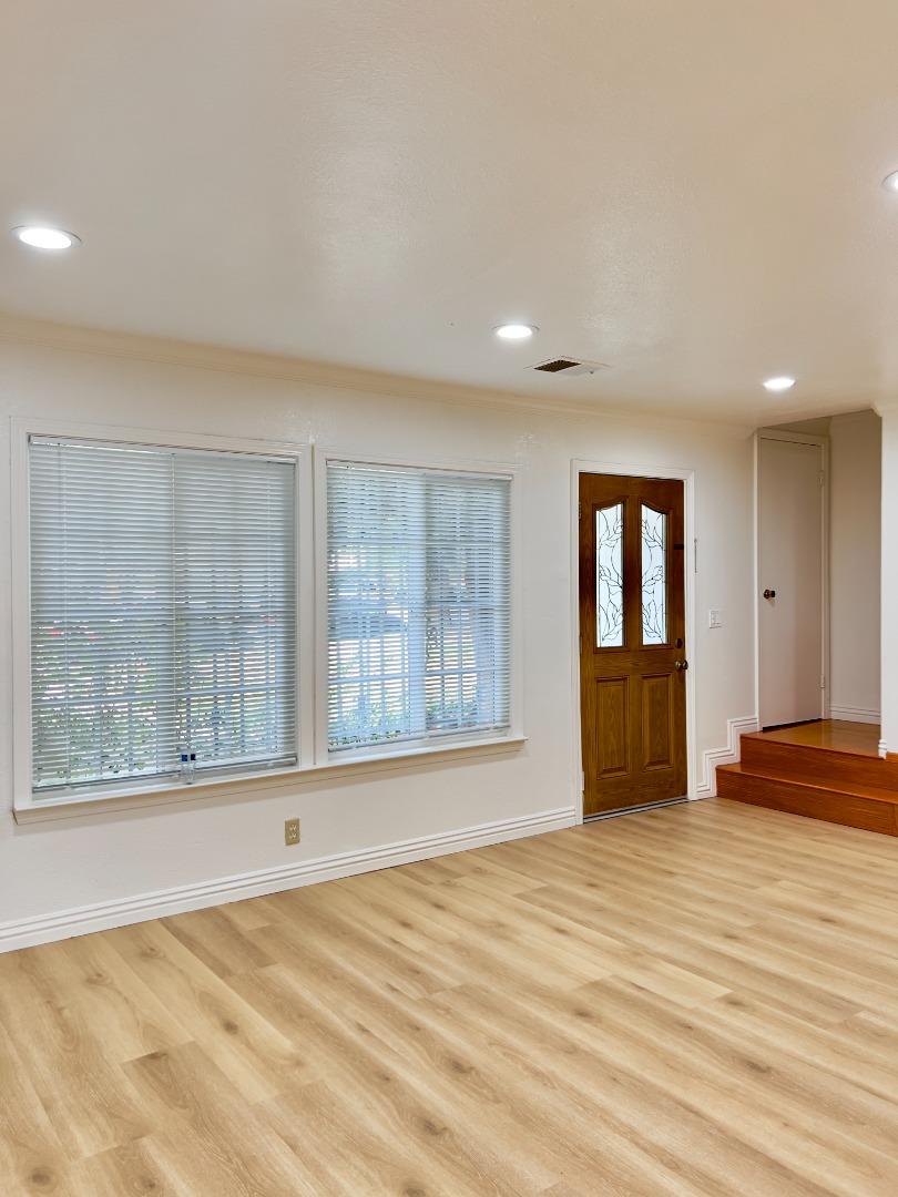 231 El Rancho Verde DR