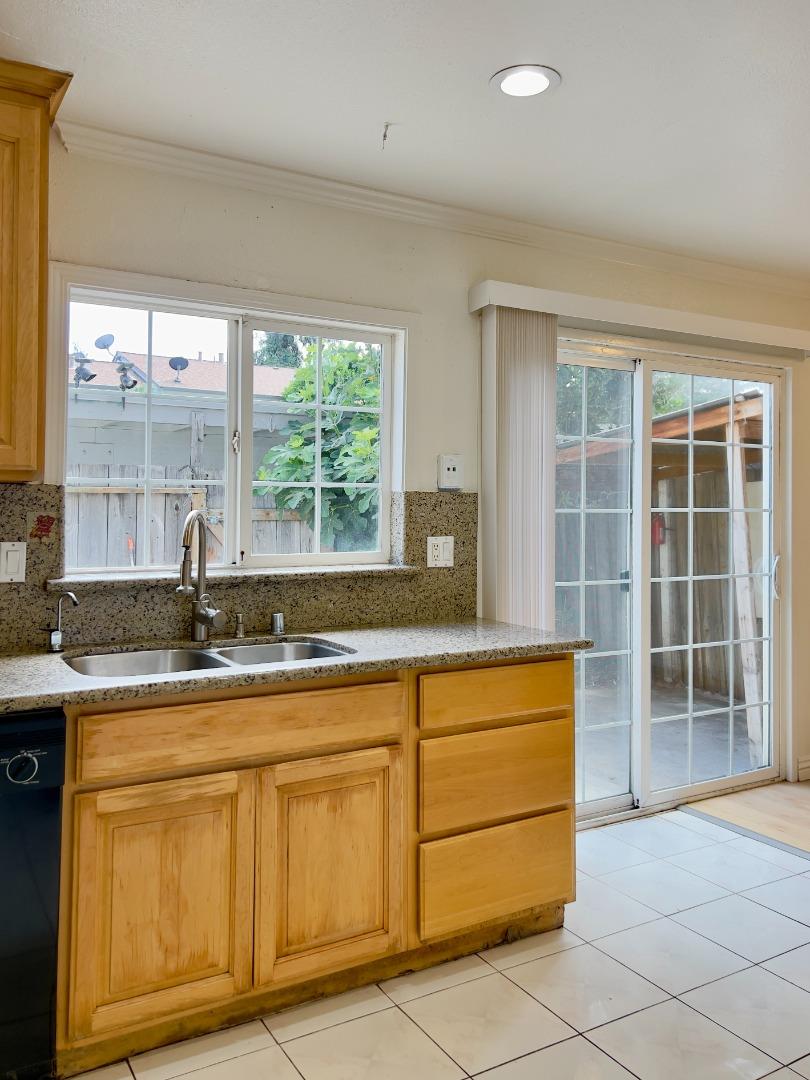 231 El Rancho Verde DR