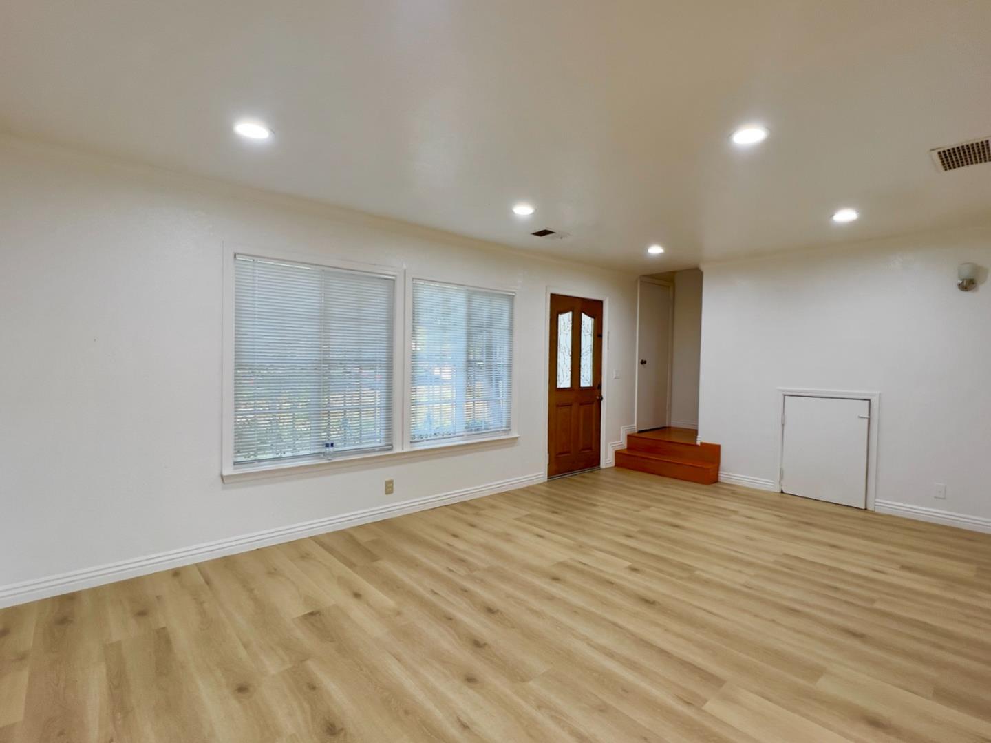 231 El Rancho Verde DR