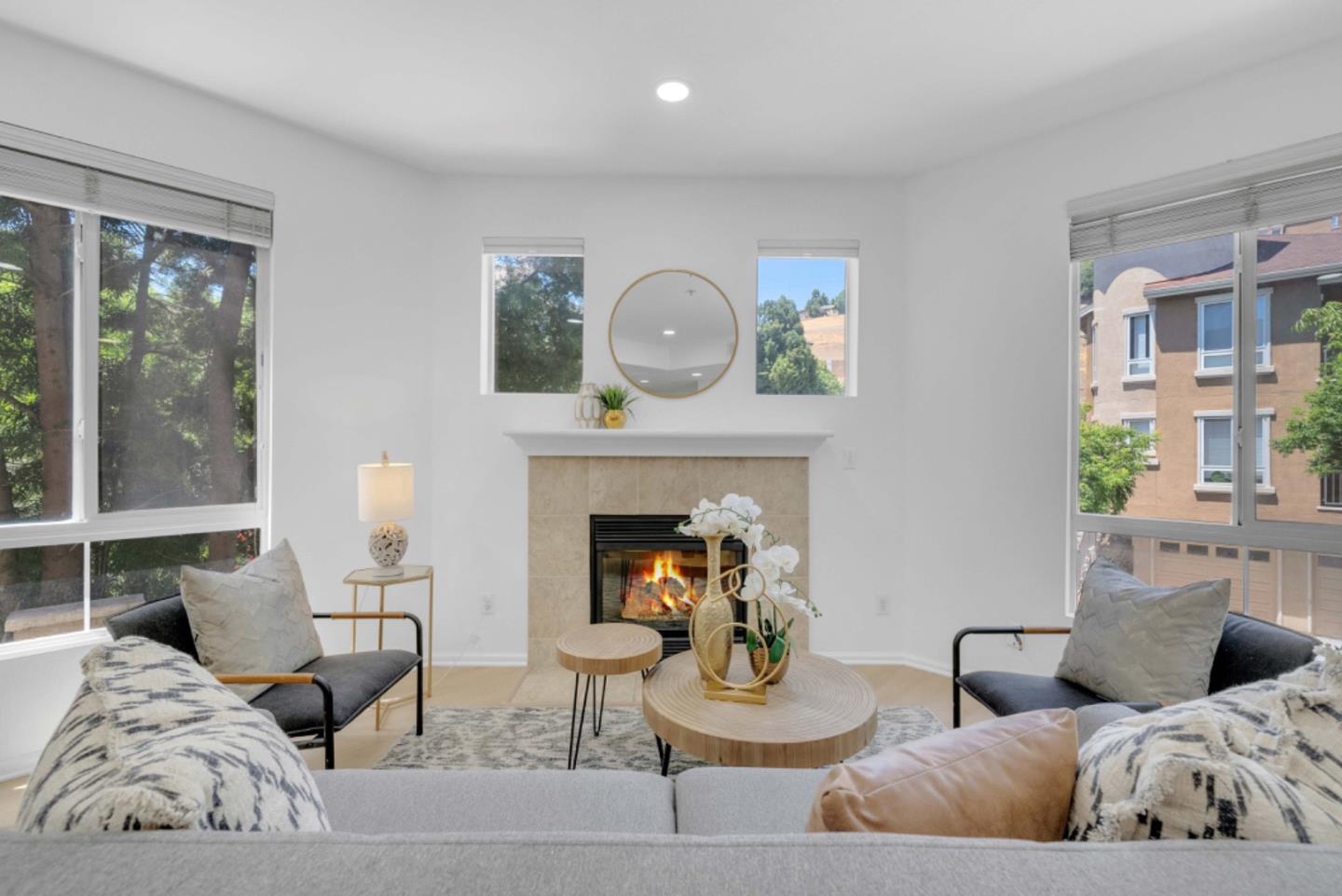 538 Marble Arch AVE 623