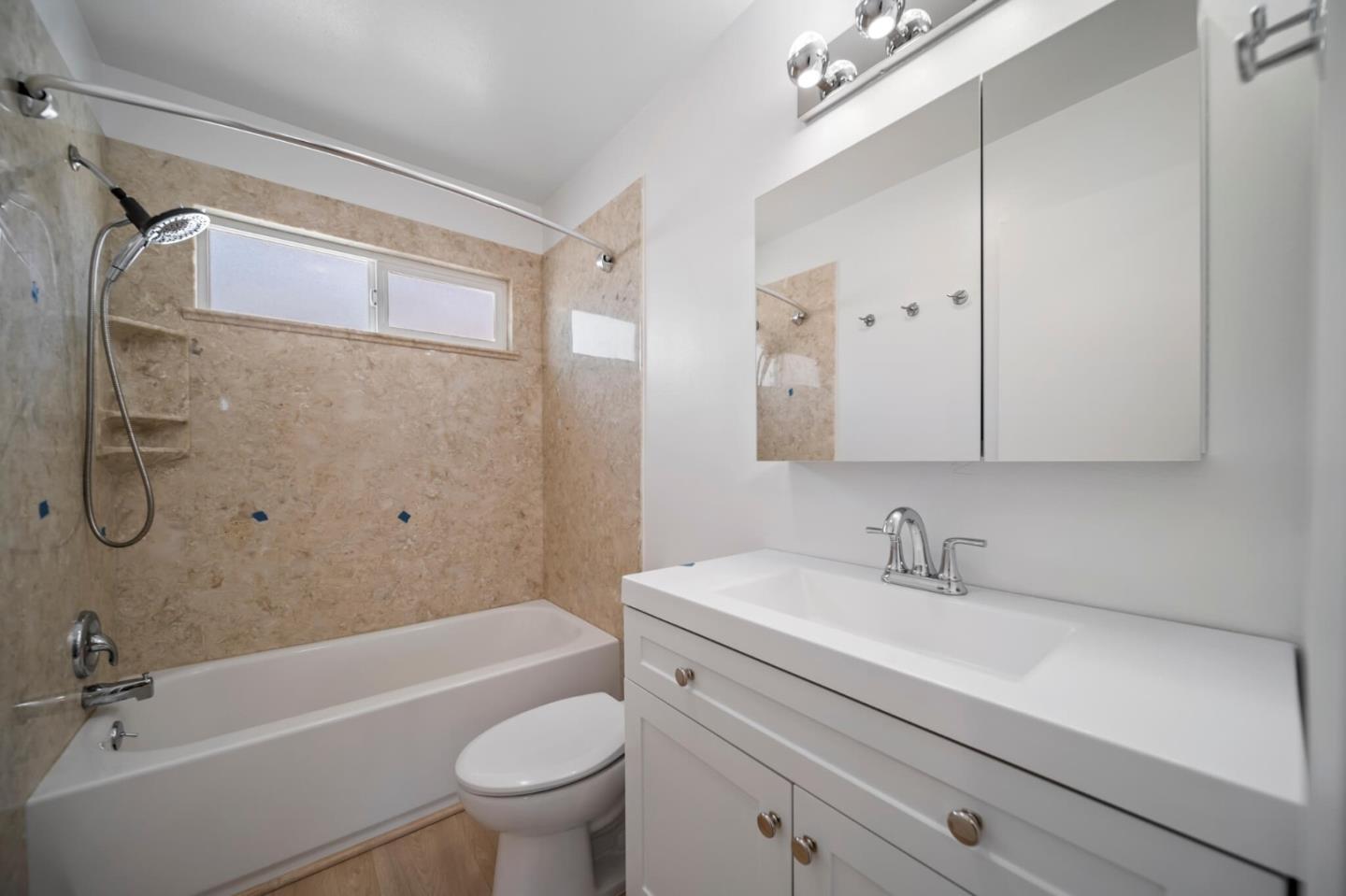 34631 Bahama CMN