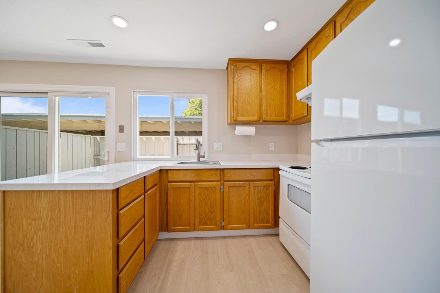 34631 Bahama CMN