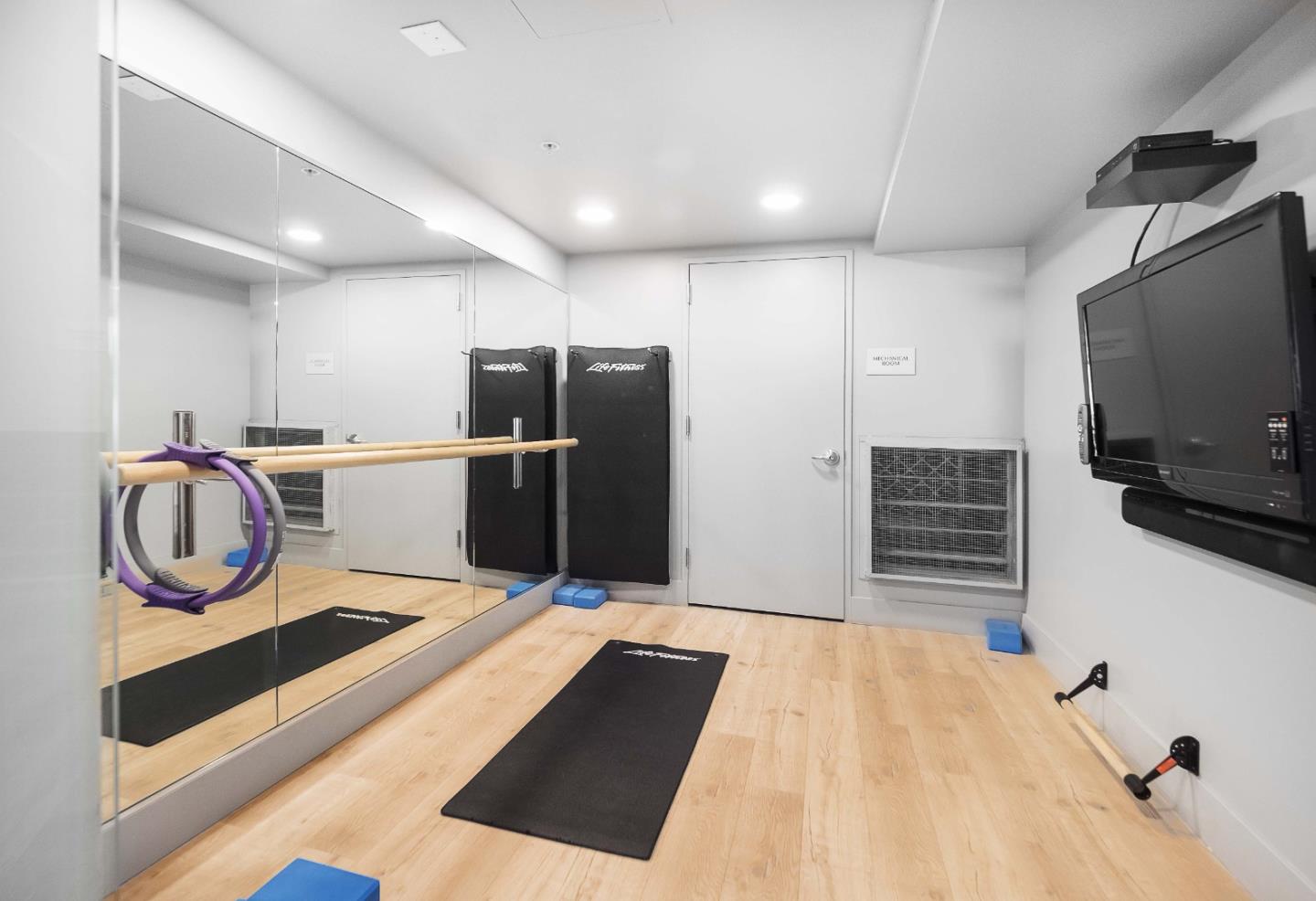 38 N Almaden BLVD 2008