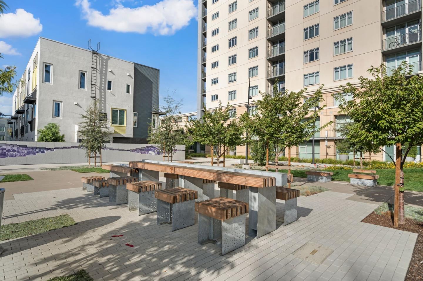 175 W Saint James ST 401