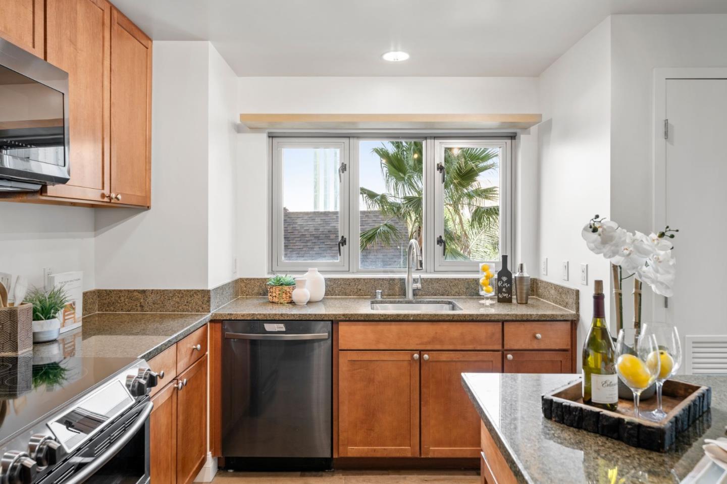 175 W Saint James ST 401