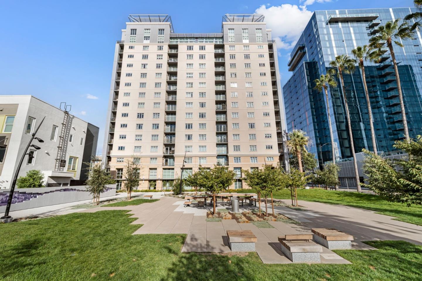 175 W Saint James ST 401